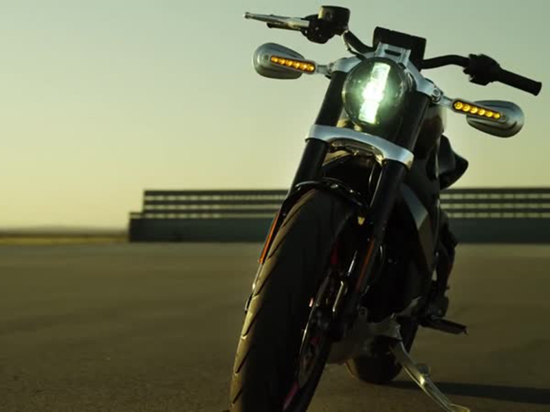 اضغط لمشاهدة الفيديو: هارلي ديفدسون تطلق دراجتها الكهربائية!